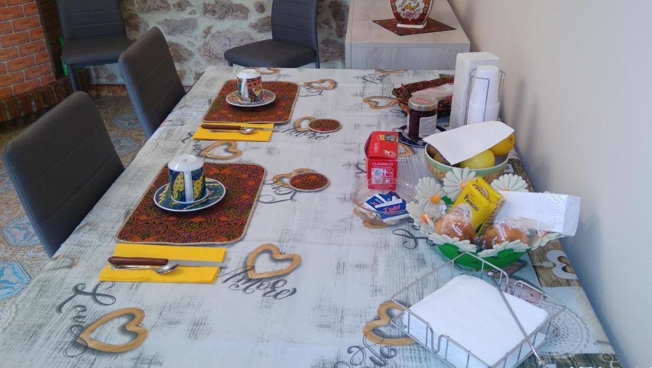 La Casina Gialla Villa Veroli ภายนอก รูปภาพ
